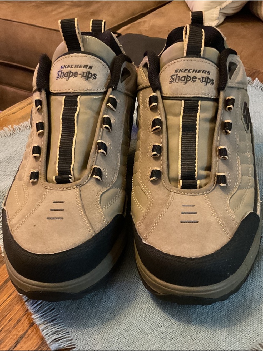 Skechers Shape-ups Men's Gray and Black Athletic Sneakers Size 10M NWOT